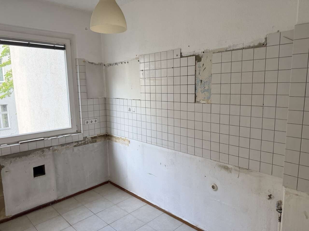Küche mit Erneuerungsbedarf