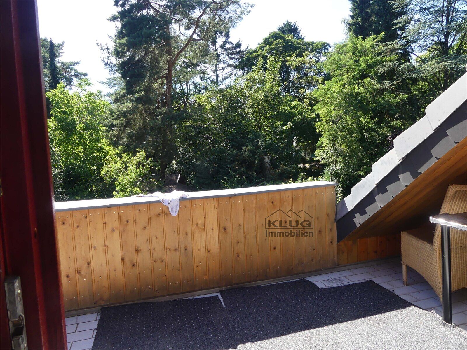 Großer Balkon mit idyllischem