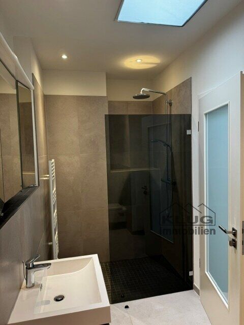 Duschbad WC mit Dachfenster