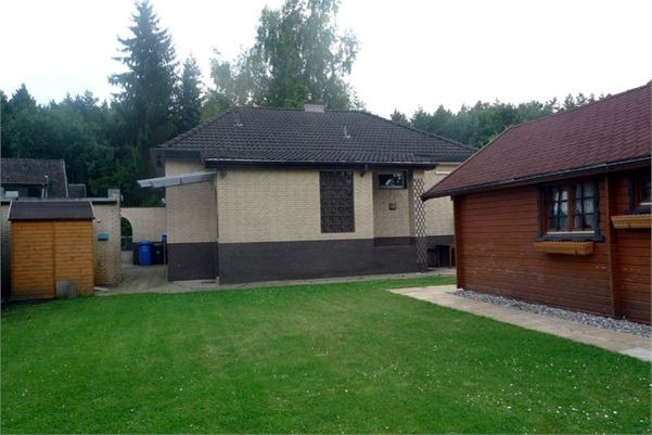 Rückansicht m. Garten- u. Gerä