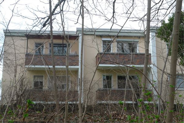 Rückansicht mit Balkon