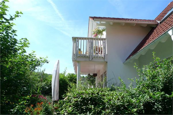 Ansicht Terrasse und Balkon