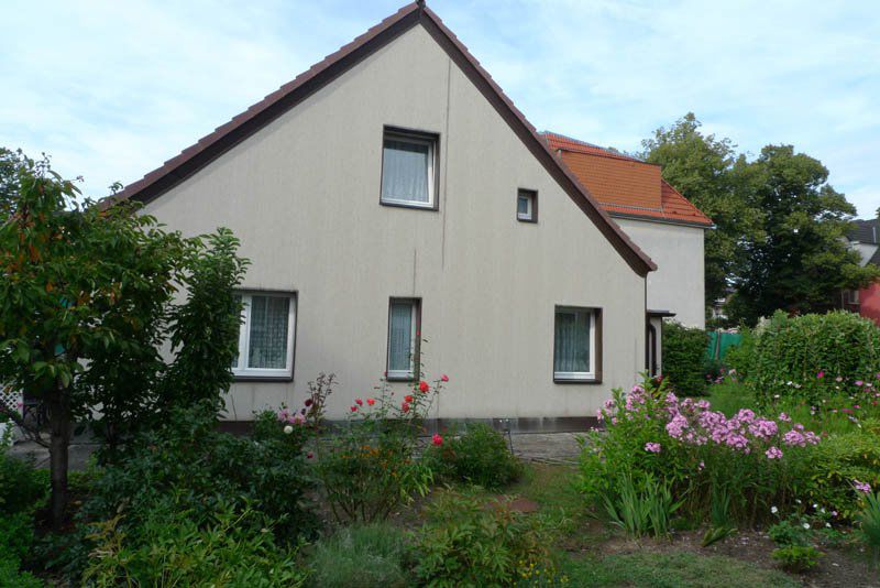 Rückansicht mit Terrasse