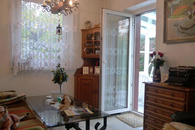 Esszimmer mit Ausgang zur Terr