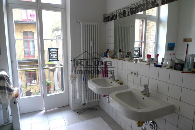 Bad mit Badewanne, Dusche und