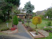 02 - Holzhaus u. Schuppen