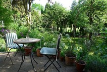 17 - Idyllischer Terrassenplatz