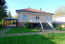 02 - Rückansicht mit Terrasse u. Ca