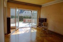 05 - Wohnzimmer mit Ausgang zur Ter