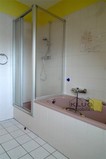 09 - Bad mit Wanne u. Dusche