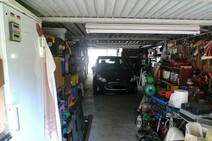 18 - Garage