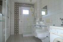 07 - Badezimmer mit Dusche und WM S