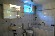 09 - Wannenbad WC im Souterrain