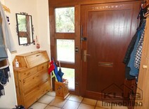 14 - Eingangsbereich mit Garderobe