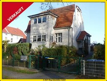 VERKAUFT! Gepflegtes Zweifamilienhaus mit schönem Grundstück + 2 Carports (komplett freiwerdend)