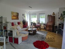 03 - Wohnzimmer mit kleinem Balkon