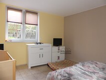 15 - Tagesbelichtetes Zimmer im Sou