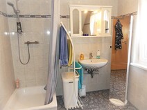 13 - Separate Dusche im DG
