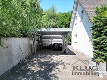 04 - Einfahrt mit Carport