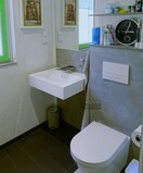 20 - Modernes Duschbad WC im EG