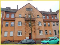 Hennigsdorf! Modernisierungsbedürftige 2 Zimmer Eigentumswohnung (1.OG) mit kl. Balkon in guter Lage