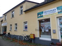 02 - Hausansicht mit Gewerbe