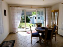 02 - Blick vom Anbau auf Terrasse u