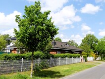 07 - Seitliche Straßenansicht links