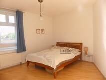 12 - Schlafzimmer im DG mit Dachter