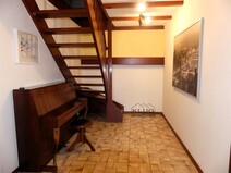16 - Flur u. Treppe im UG
