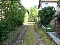 18 - Zufahrt Richtung Straße