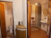19 - WC und Dusche im Kellerbereich