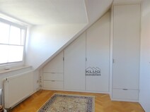 15 - Einbauschrank im Schlafzimmer