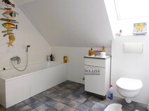 26 - Wannenbad WC im OG