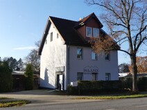 03 - Hausansicht mit Auffahrt
