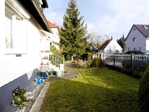 03 - Vorgarten mit Zaunanlage