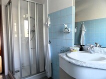 19 - Duschbad WC im DG