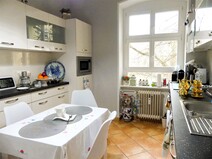 06 - Einbauküche mit Essplatz
