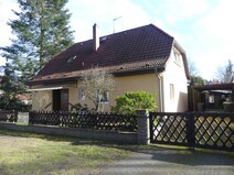 05 - Bild Straßenansicht mit Carpor