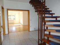 09 - Bild Eingangsbereich mit Trepp