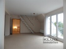 12 - Bild 2 Wohnraum mit Balkon 1.O