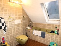 22 - Bad mit Wanne