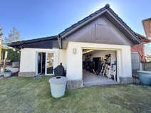 11 - Garage
