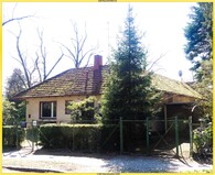 Hermsdorf! Zentrumsnähe - Sanierungsbedürftiger Bungalow mit Ausbaupotenzial