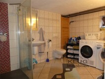 25 - Hauswirtschaftsraum mit Dusche