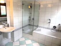 20 - Komfortbad WC mit Badewanne u.