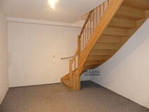 18 - Kellertreppe und Diele im KG