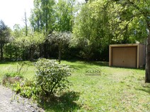 03 - Grundstücksansicht mit Garage