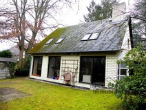 04 - Rückansicht mit Garten u. Terr