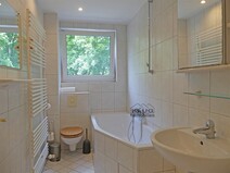 12 - Wannenbad WC